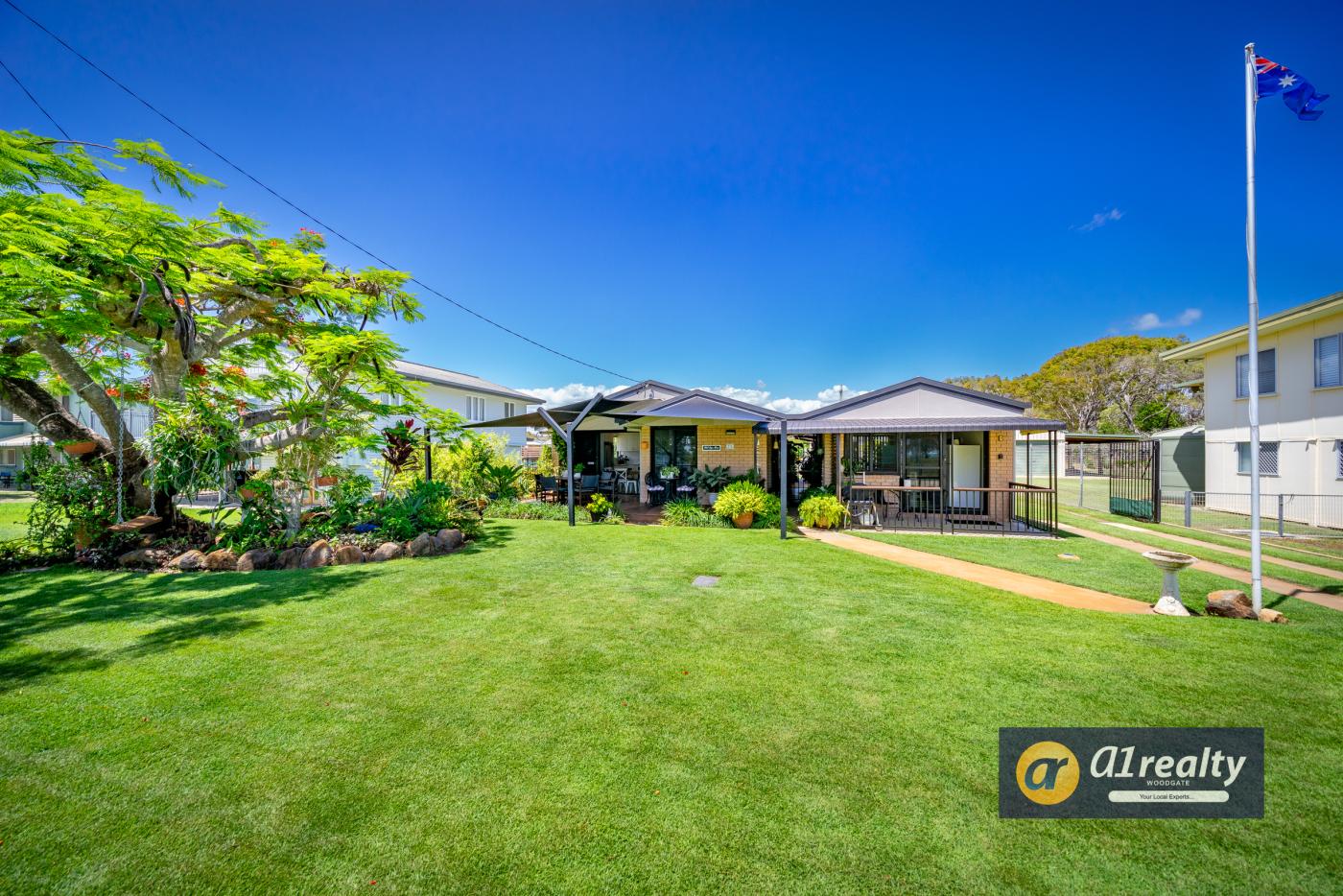 25 Whiting St