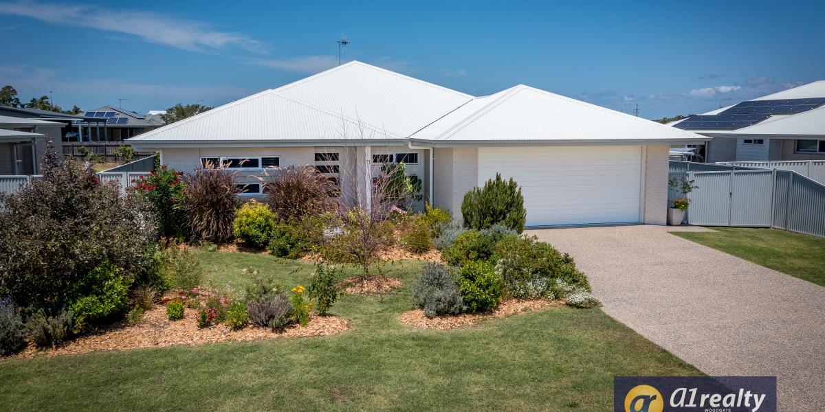 Exquisite New Home in Drift Estate