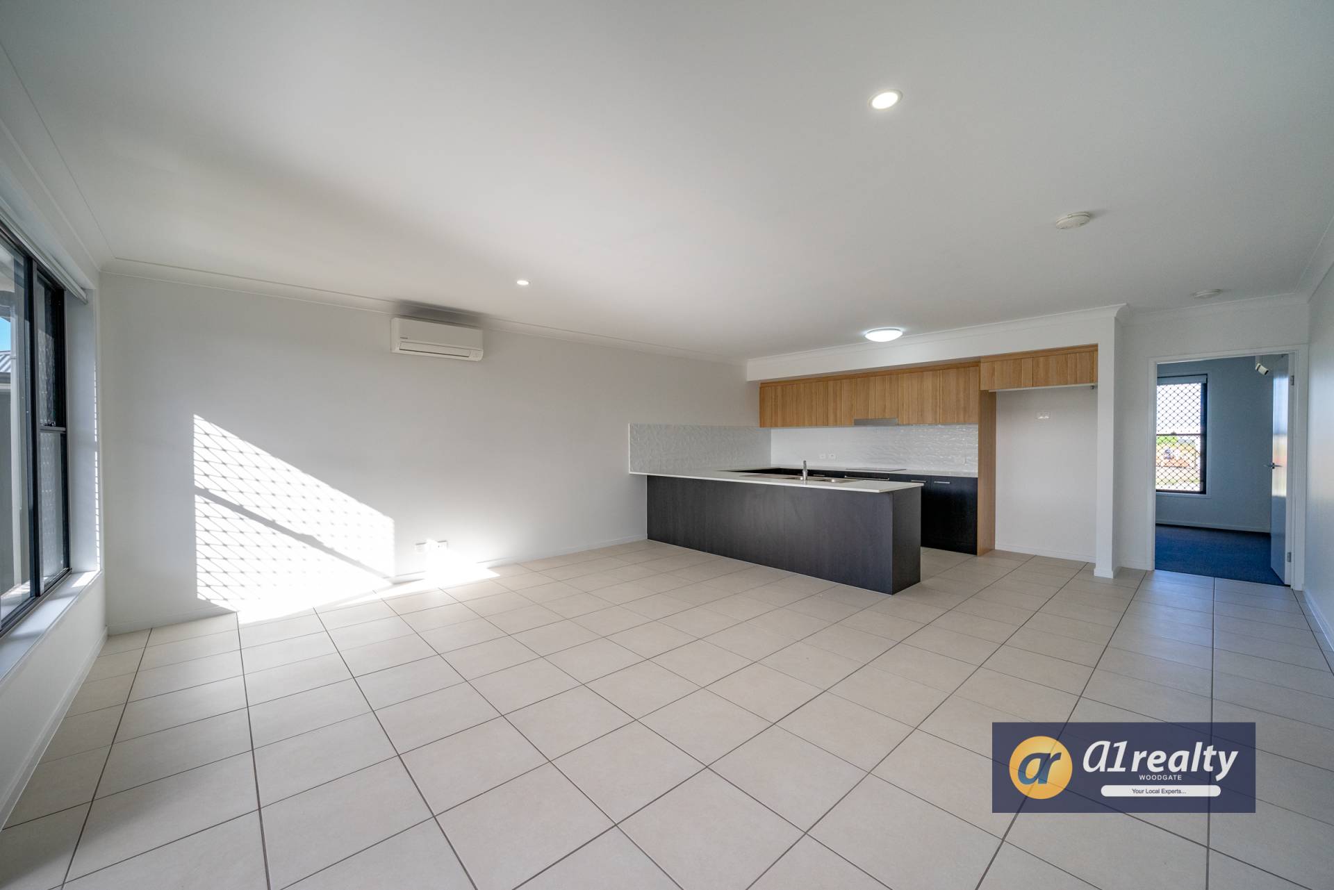 Unit 1, 1 Gull Street, Woodgate - Thumbnail 3