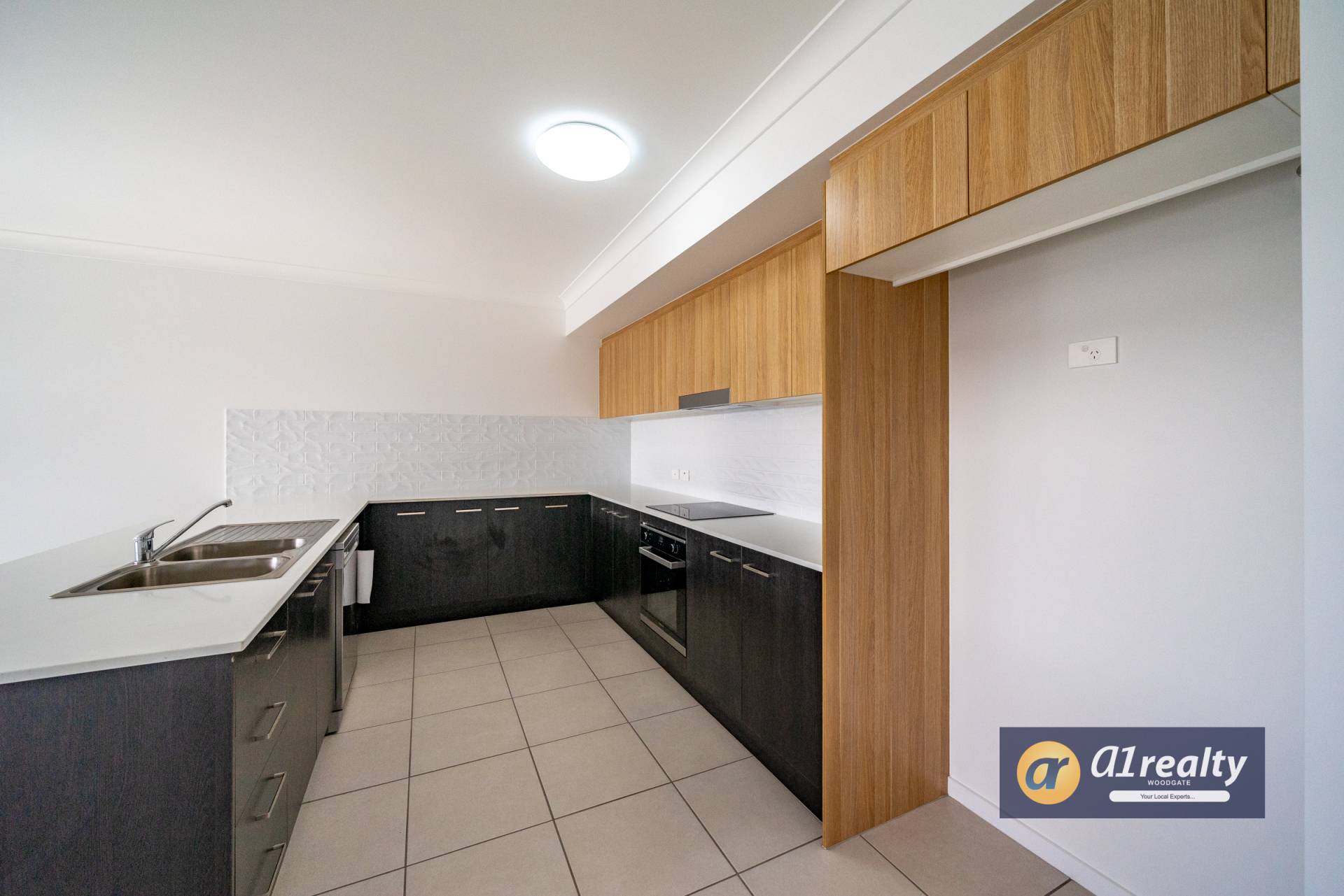 Unit 1, 1 Gull Street, Woodgate - Thumbnail 5