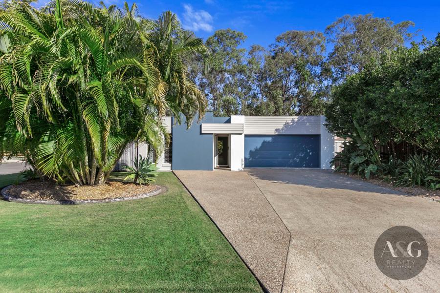 Bell Hilltop Perfection – Pool, Shed & Style!