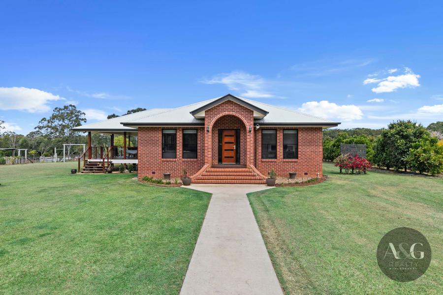 Executive Acreage Perfection in Tinana