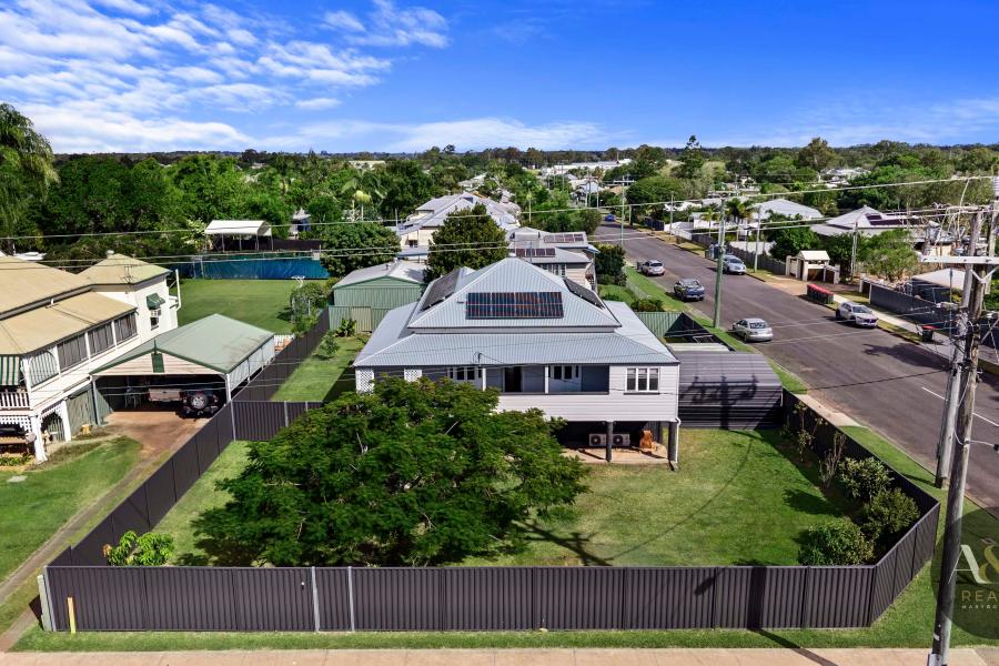 4 BEDROOMS, STUDY, SOLAR & SIDE ACCESS — THE COMPLETE PACKAGE