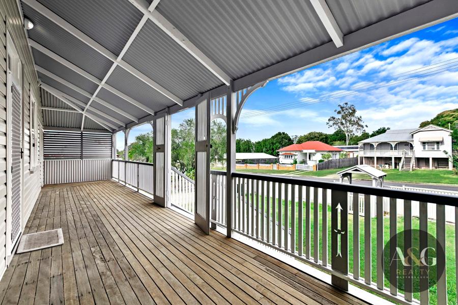 Move-In Ready Queenslander on a Spacious 911m² Allotment