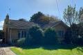 NEAT 2 BEDROOM CLOSE TO TOWN