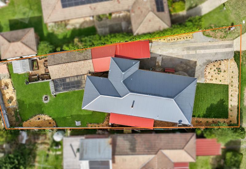 COMING SOON – FAMILY GEM IN PRIME LOCATION