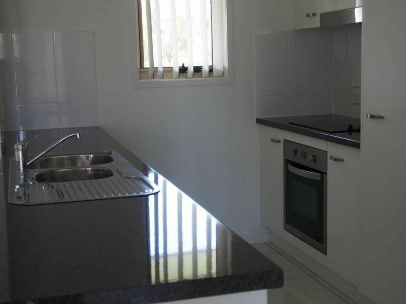 7 Florida Crescent, Parkhurst QLD 4702, Parkhurst - Thumbnail 2