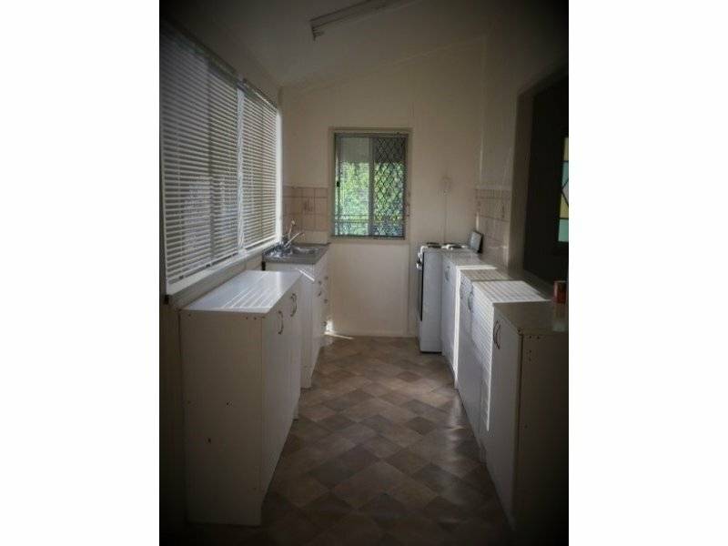 11 Hollingsworth Street, Kawana QLD 4701, Kawana - Thumbnail 2