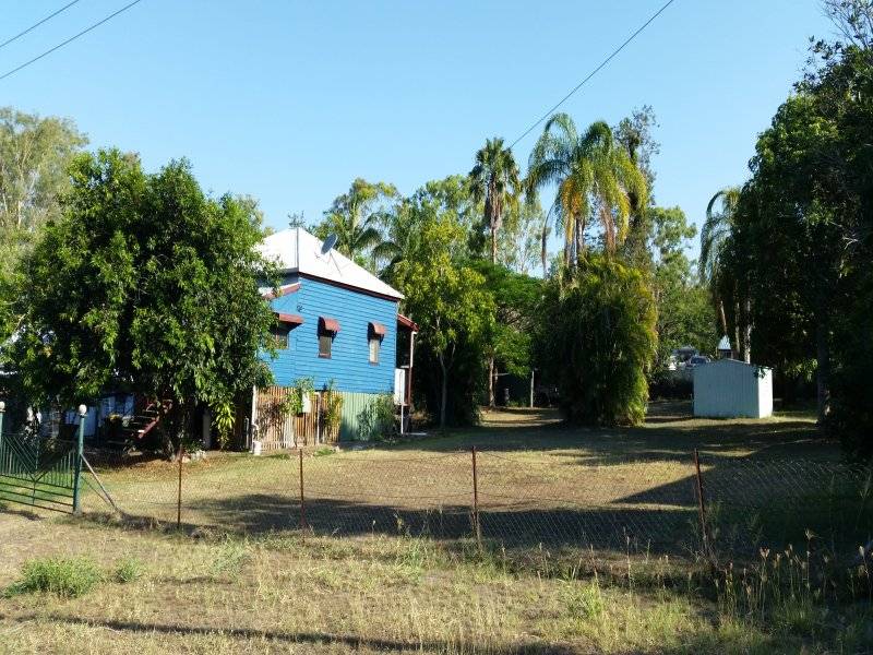 84 Dee Street, Mount Morgan QLD 4714, Mount Morgan - Thumbnail 2