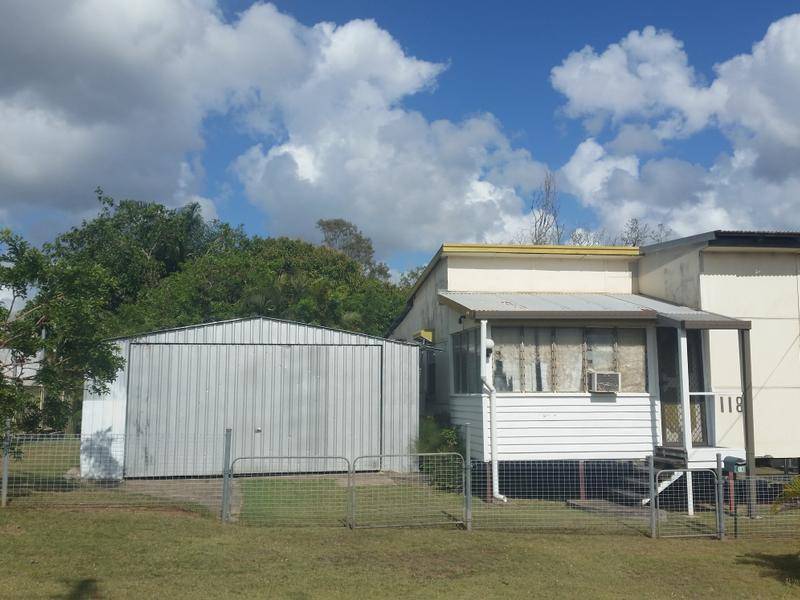 118 East Street, Mount Morgan QLD 4714, Mount Morgan - Thumbnail 2