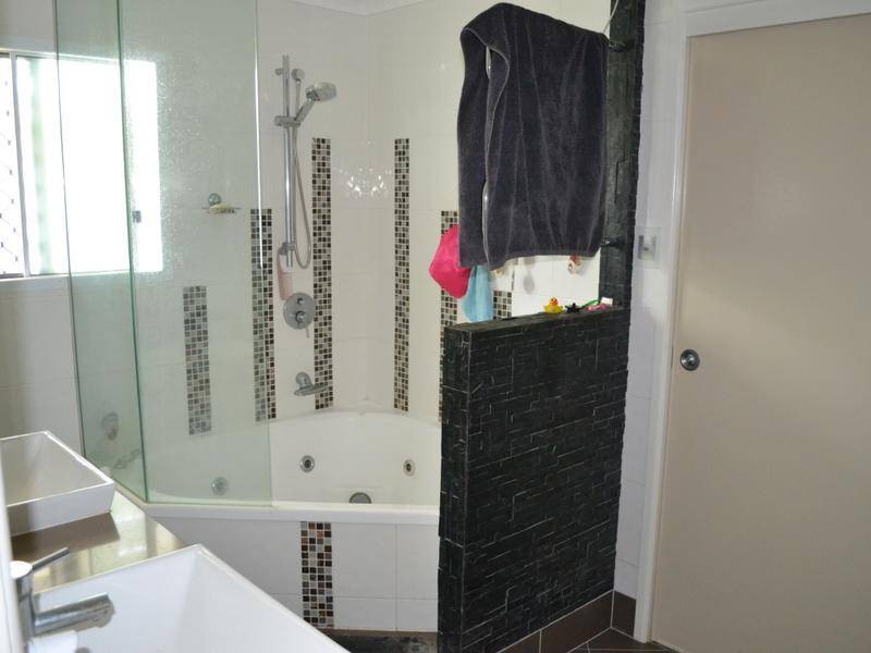 11 Zimitat Street, Gracemere QLD 4702, Gracemere - Thumbnail 7