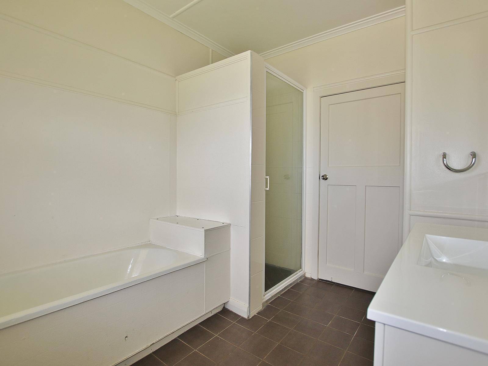 9 Boldeman St, The Range QLD 4700, The Range - Thumbnail 5