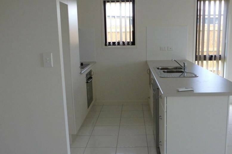 6 Gee Place, Gracemere QLD 4702, Gracemere - Thumbnail 2