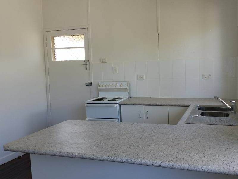 69 Western St, West Rockhampton QLD 4700, West Rockhampton - Thumbnail 2