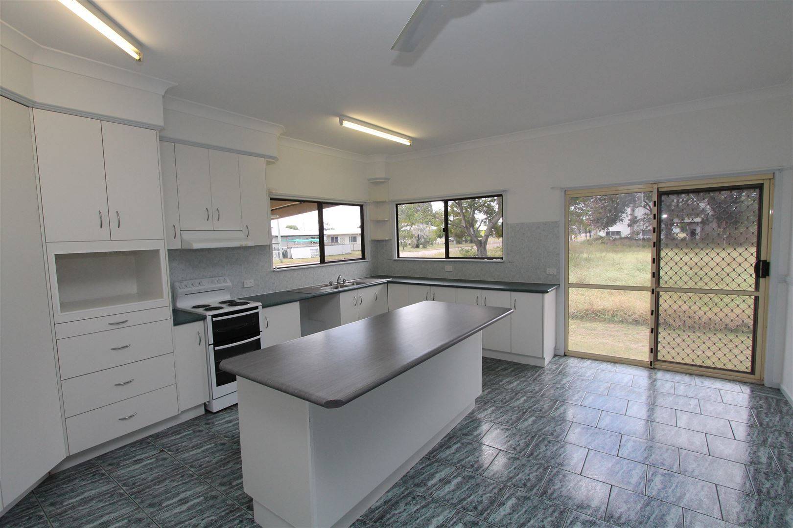 21 Nelson St, Clare QLD 4807, Clare - Thumbnail 6