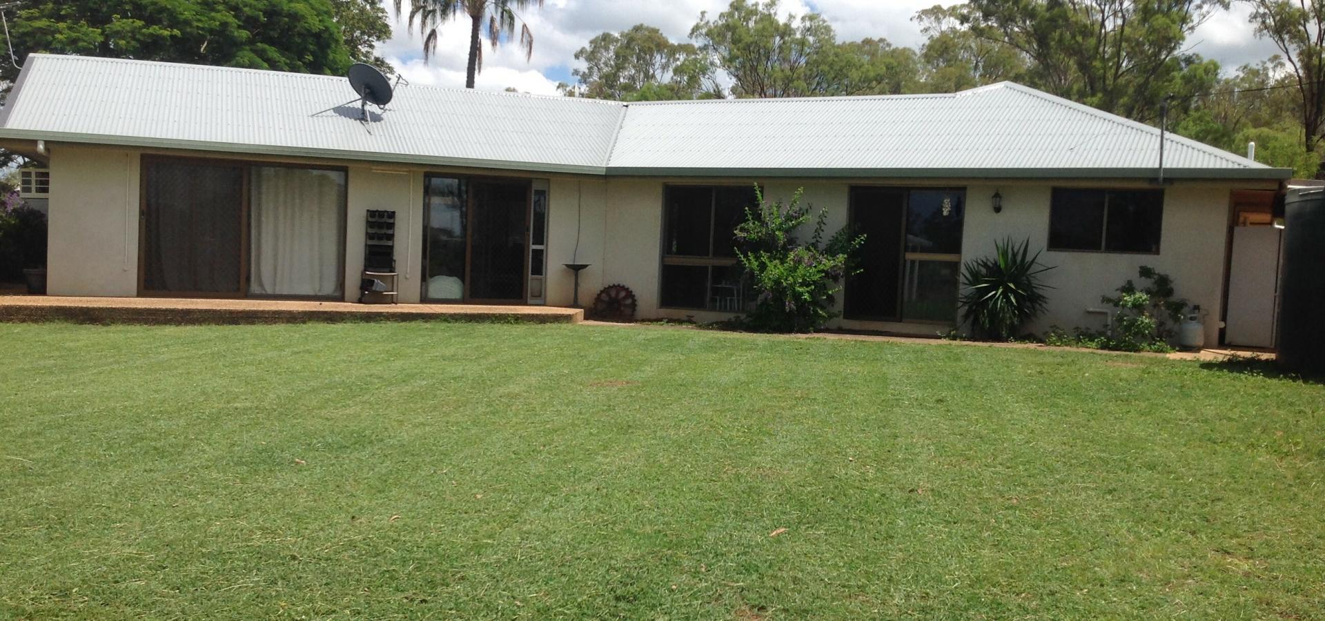 Country Charm on Elevated Quality Alton Downs on 40 acres - Cnr McKenzie Road and Laurel Bank Road