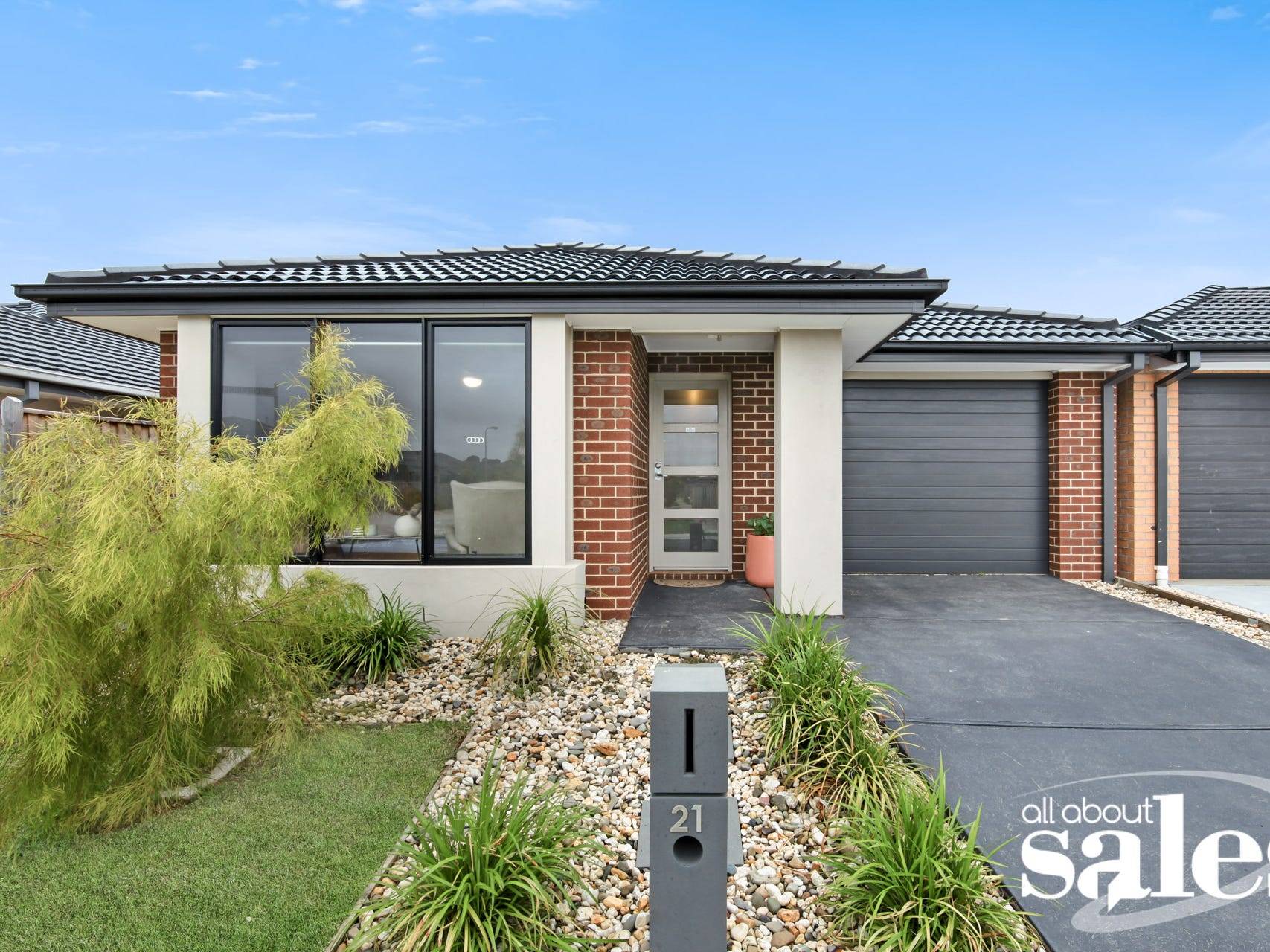 21 Cherrington Avenue, Officer VIC 3809, Officer - Image 1