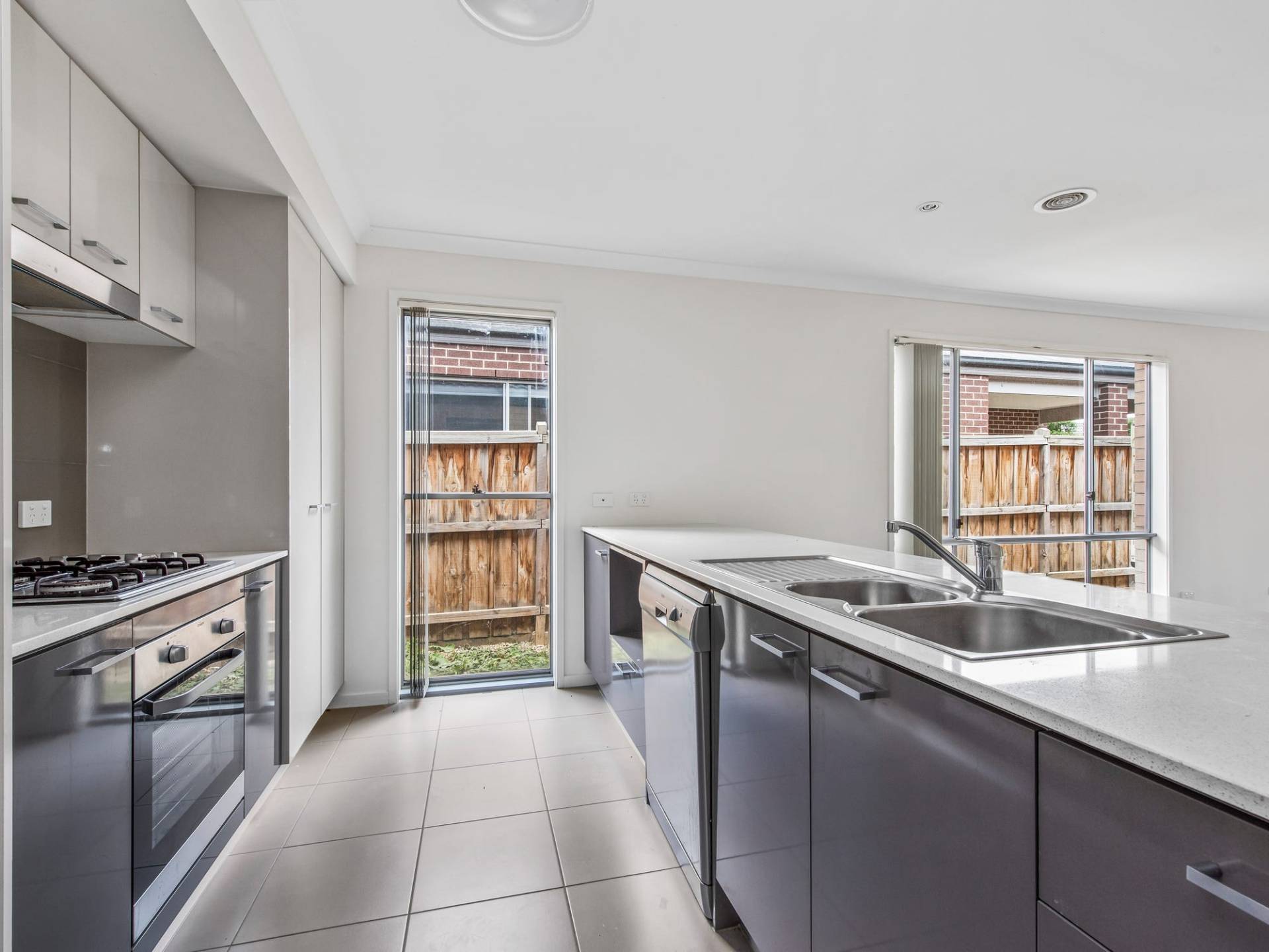 49 Campaspe Street, Clyde North VIC 3978, Clyde North - Thumbnail 4