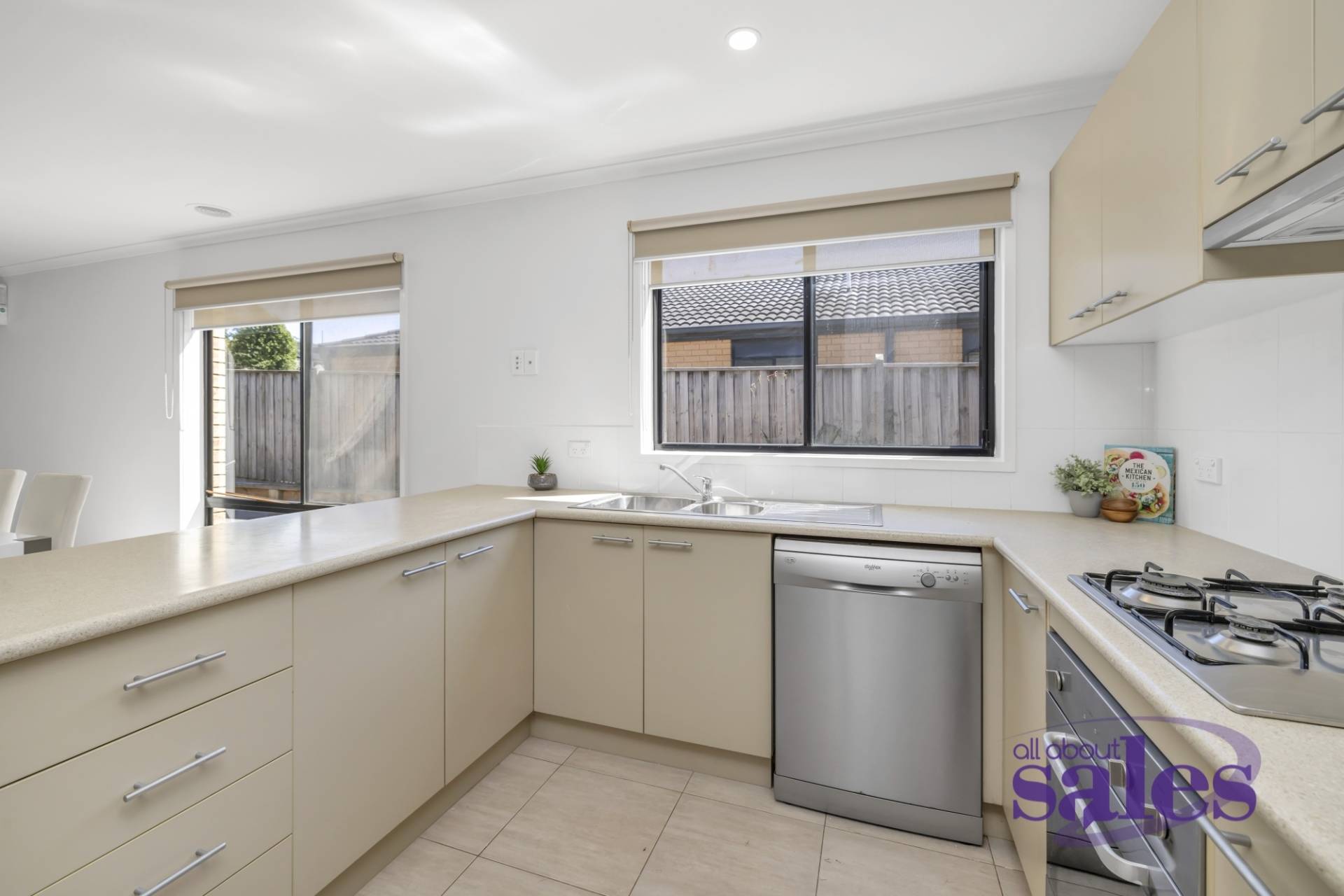68 Tipperary Circuit, Pakenham VIC 3810, Pakenham - Thumbnail 3