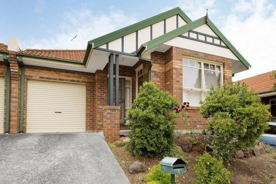 Spacious 3-Bedroom Home in Prime Glen Waverley Location