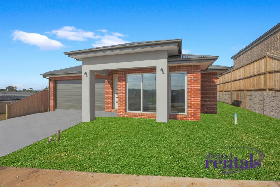 Luxury Meets Functionality – Brand New Family Home