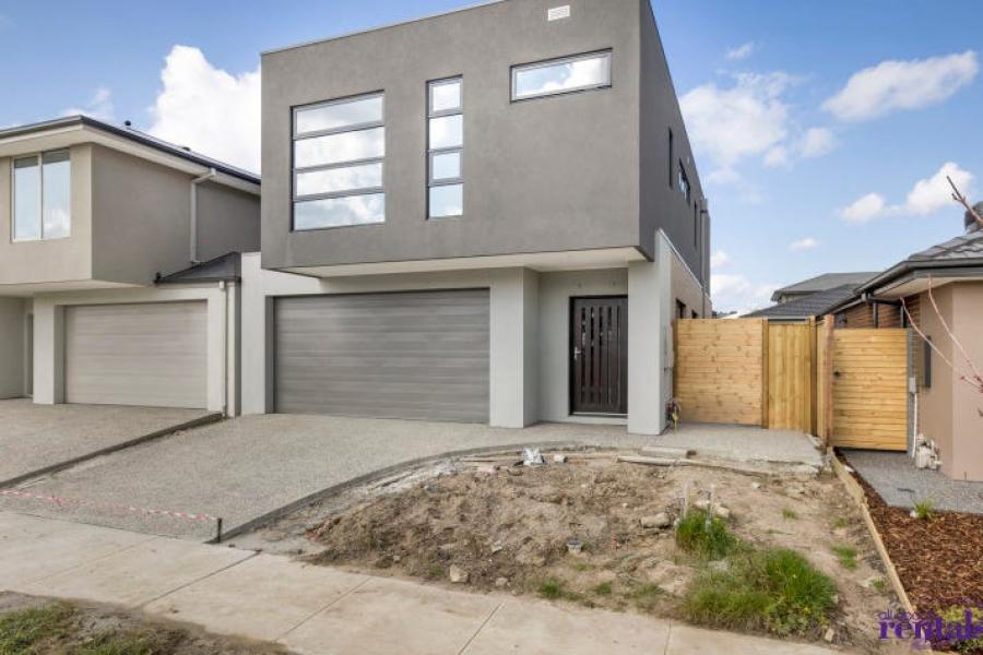 1 YEAR OLD HOME - BROMPTON ESTATE