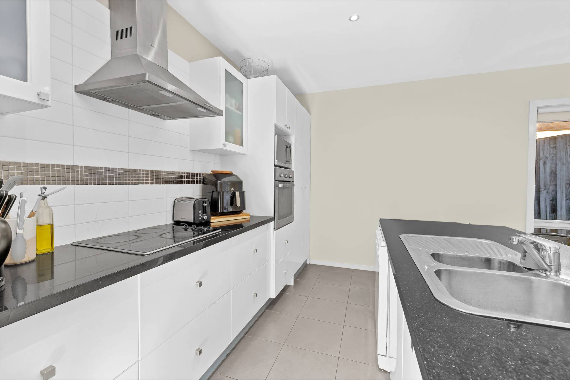 27 Shetland Court, Pakenham VIC 3810, Pakenham - Thumbnail 2