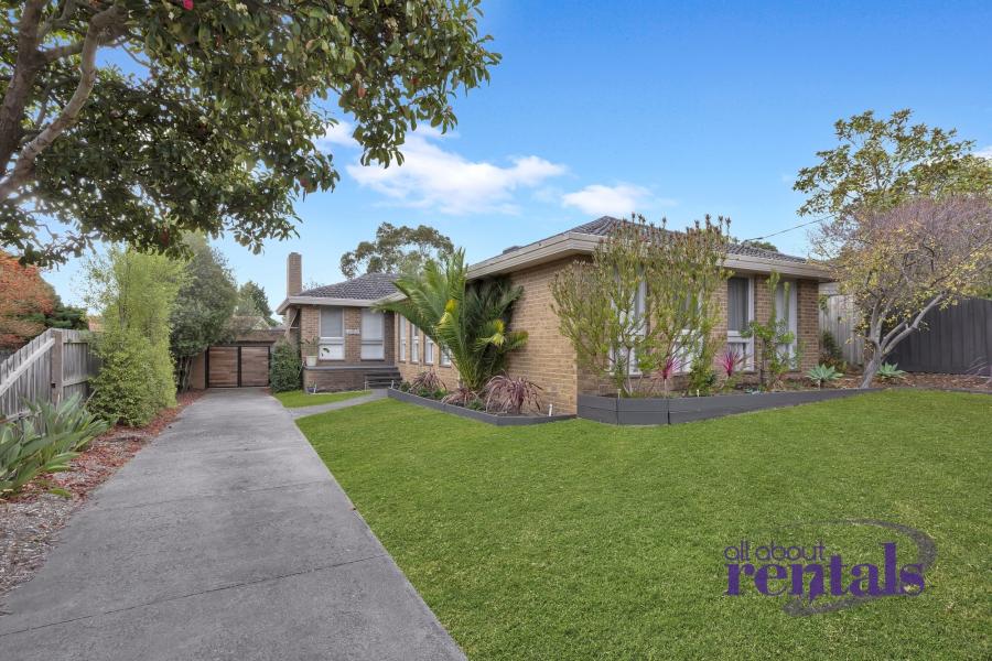 Spacious Family Living in a Quiet Court