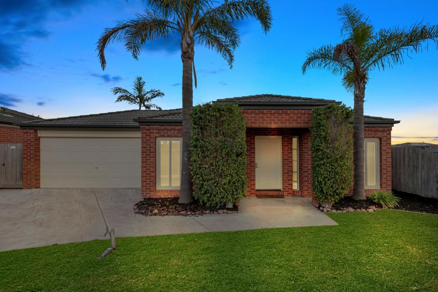 Reserve-Side Bliss in a Peaceful Berwick Pocket