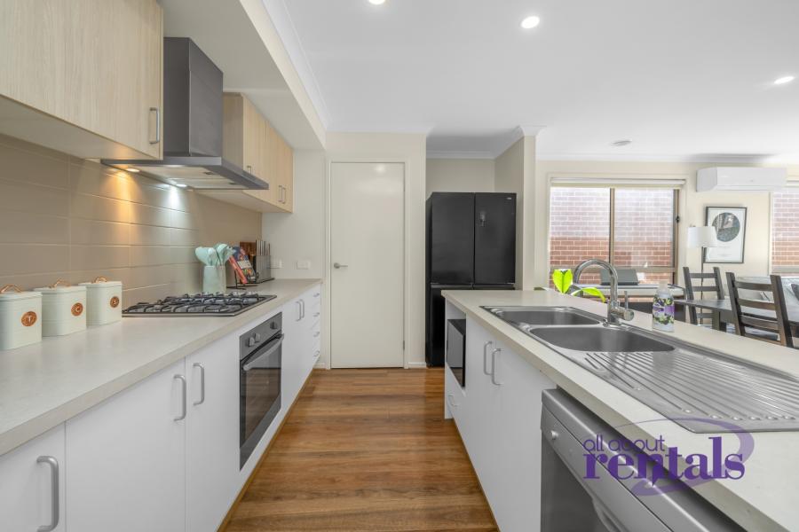 Beautifully Maintained 3 Bedroom Home!