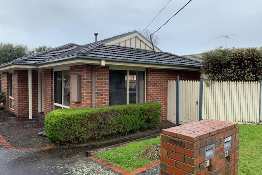 Located Perfectly - 2 Bedroom Unit