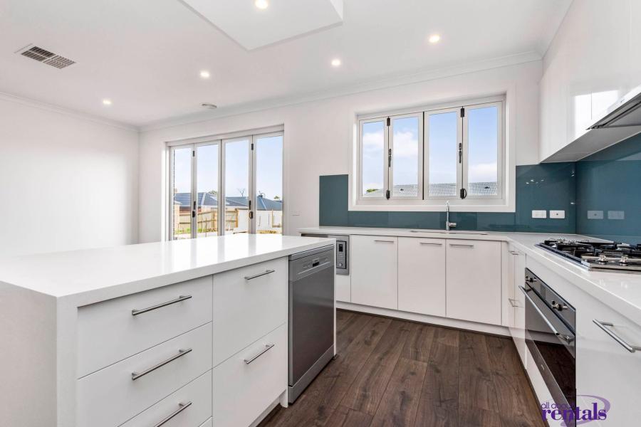 Modern & Well-Presented 3-Bedroom Home