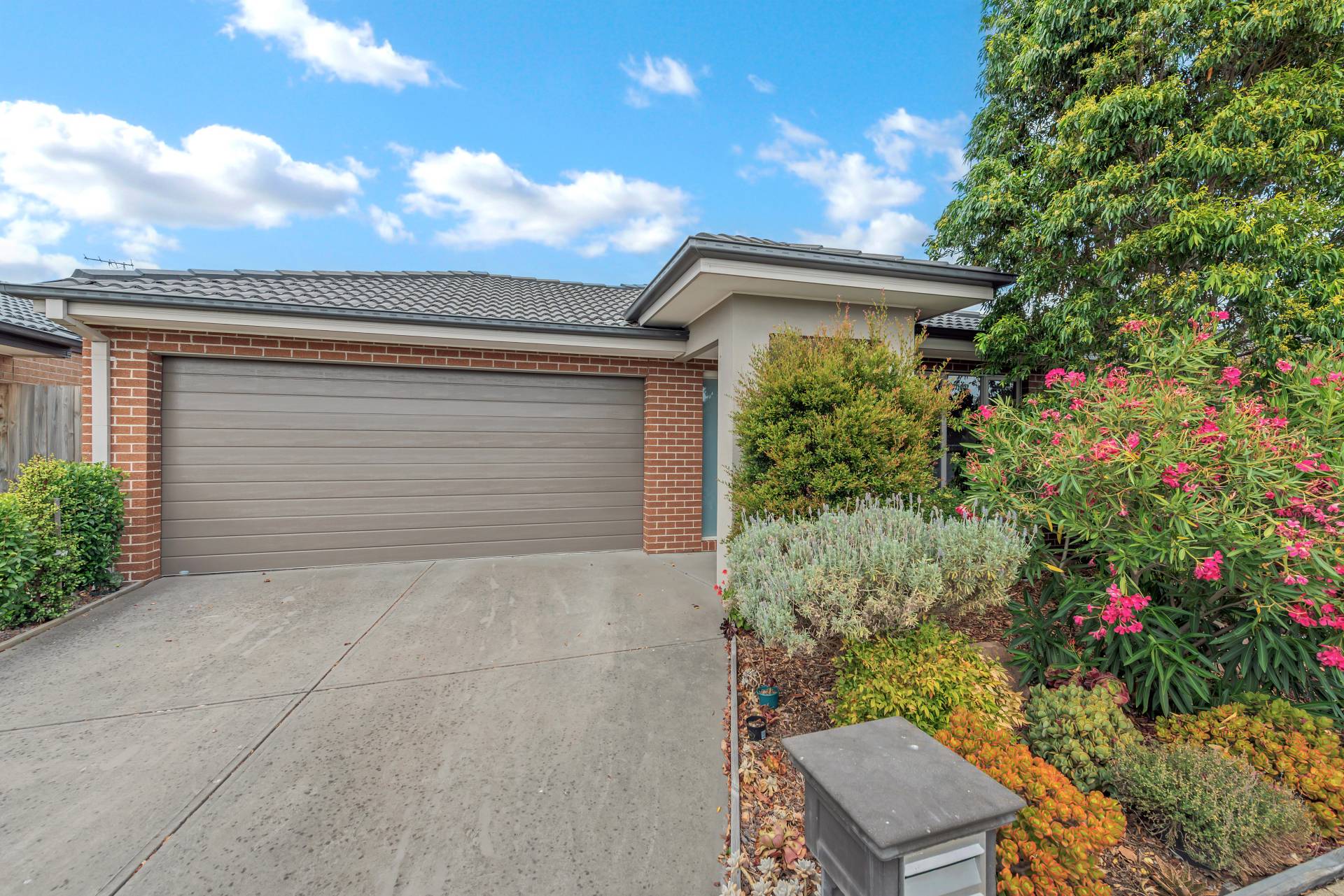 9 Cherrington Avenue, Officer VIC 3809, Officer - Image 1