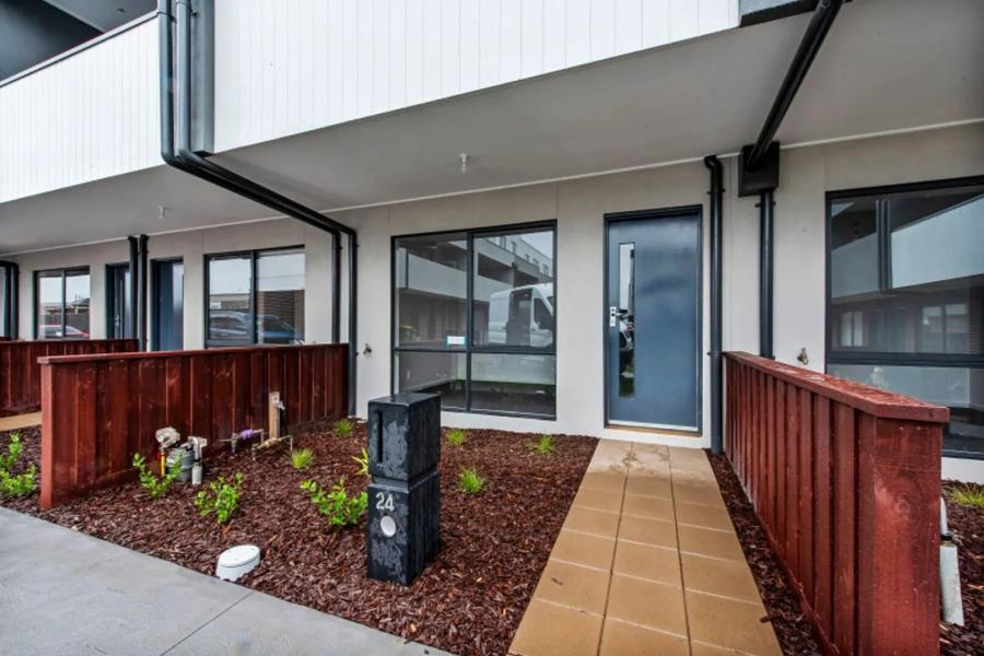 Modern Townhouse in a Prime Location!