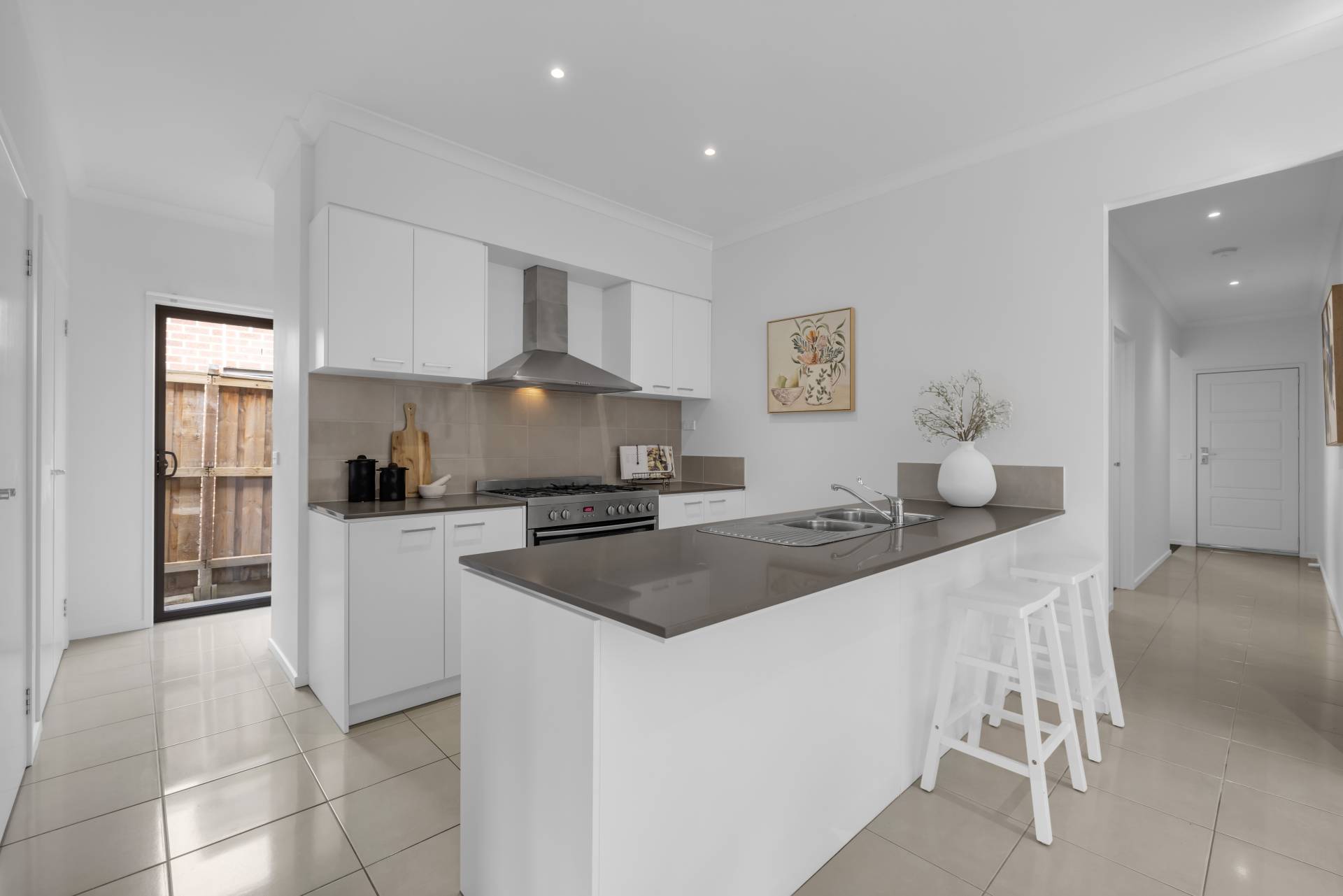 8 Brocker Street, Clyde North VIC 3978, Clyde North - Thumbnail 2