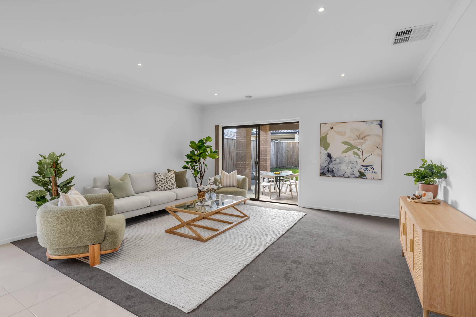 8 Brocker Street, Clyde North VIC 3978, Clyde North - Thumbnail 5