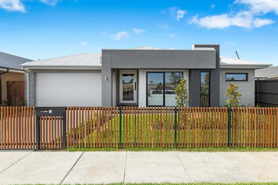 Ex SJD Display in Smiths Lane!