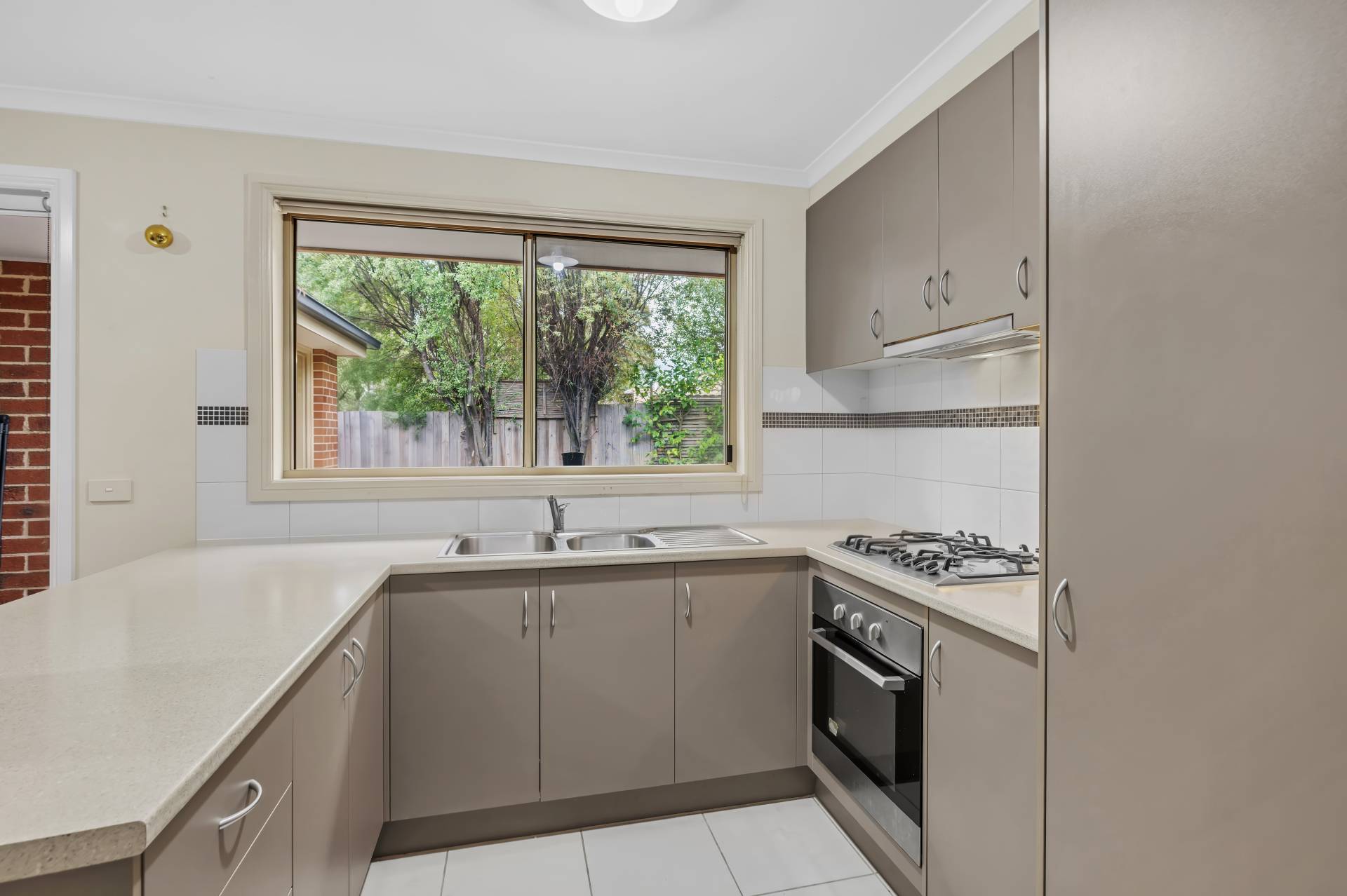 32 Chestnut Chase, Pakenham VIC 3810, Pakenham - Thumbnail 2