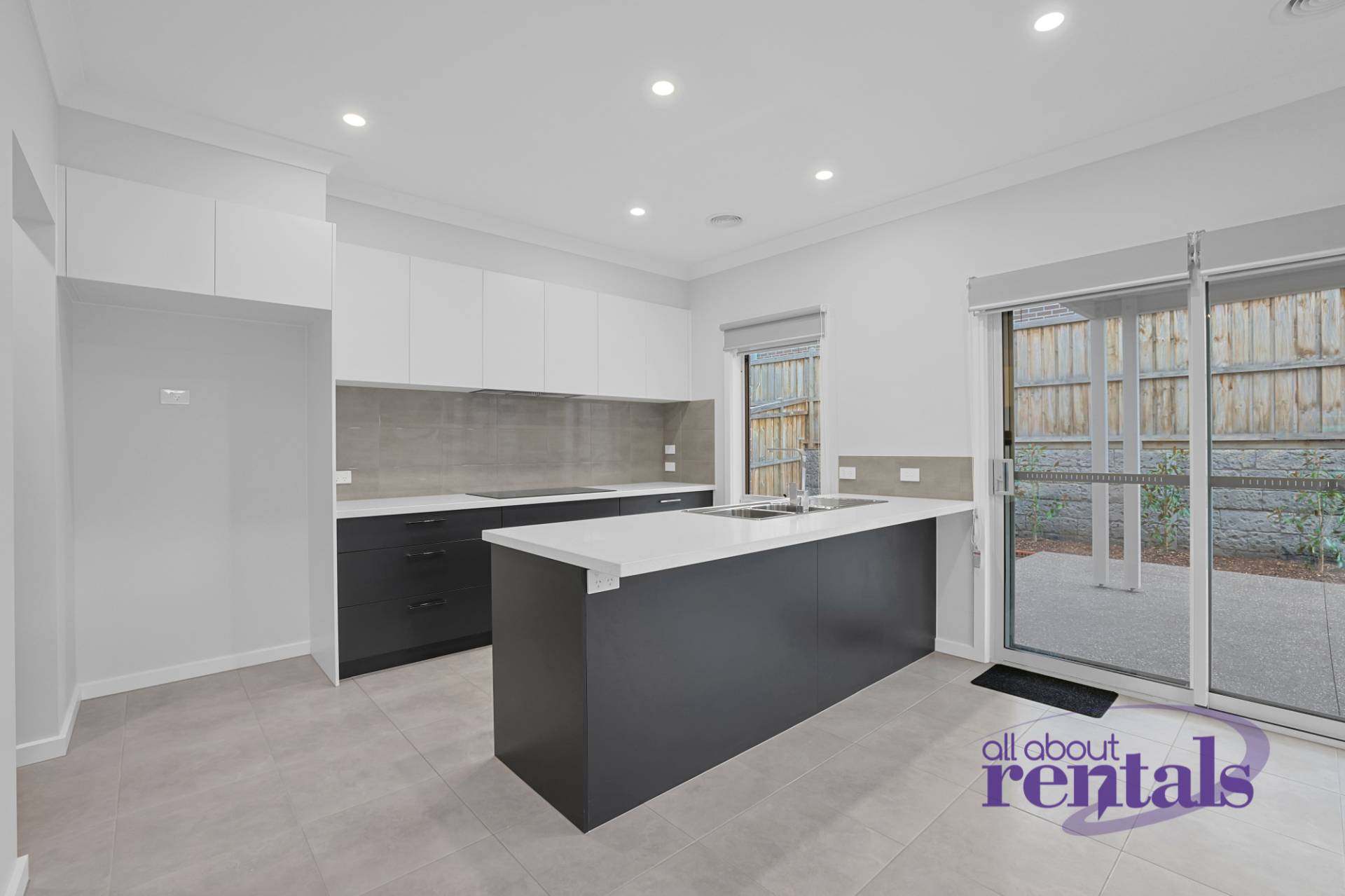 65 Regent Avenue, Warragul VIC 3820, Warragul - Thumbnail 5