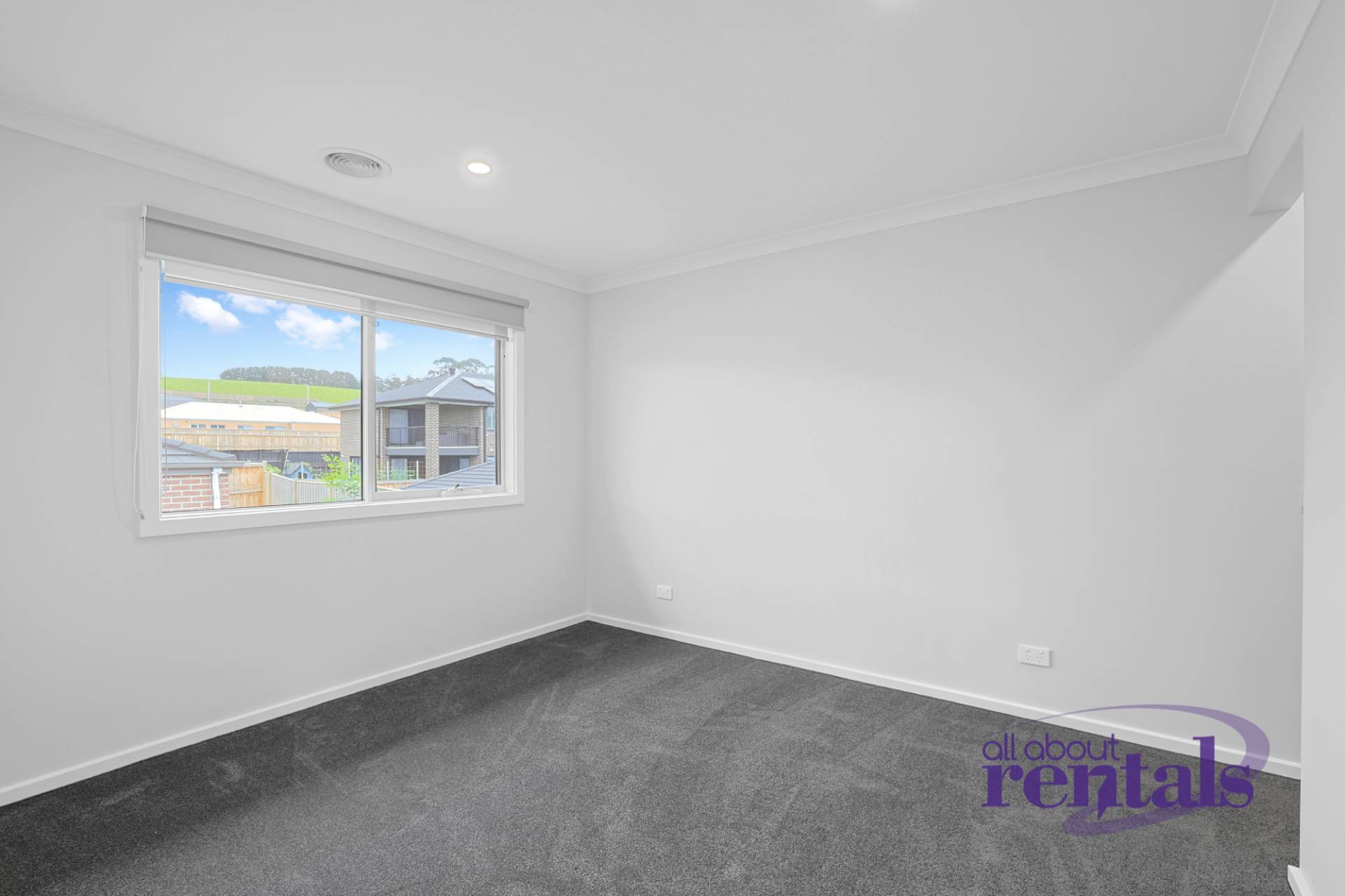 65 Regent Avenue, Warragul VIC 3820, Warragul - Thumbnail 8