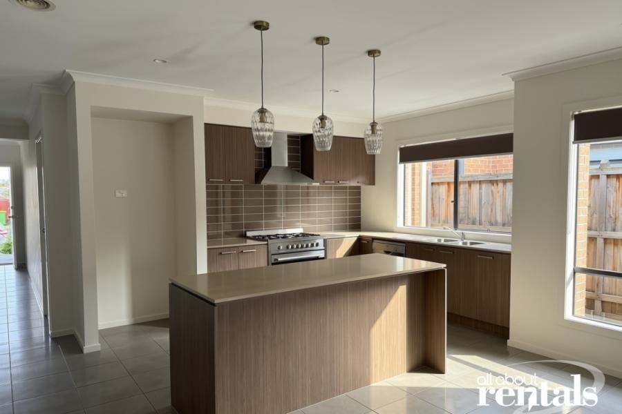 4 Bedroom Home in Arcadia Estate!