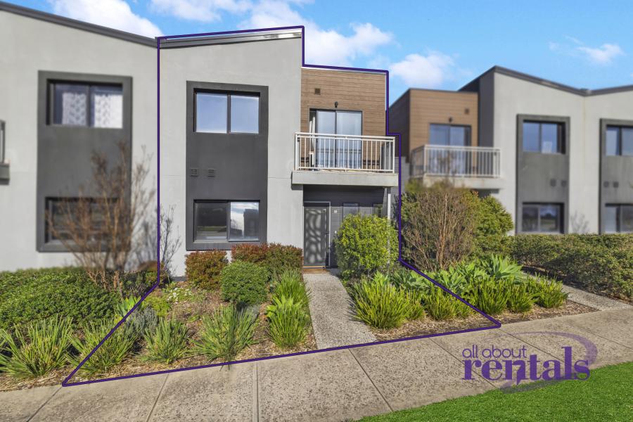 3 Bedroom Well-Maintained Family Home with Balcony!