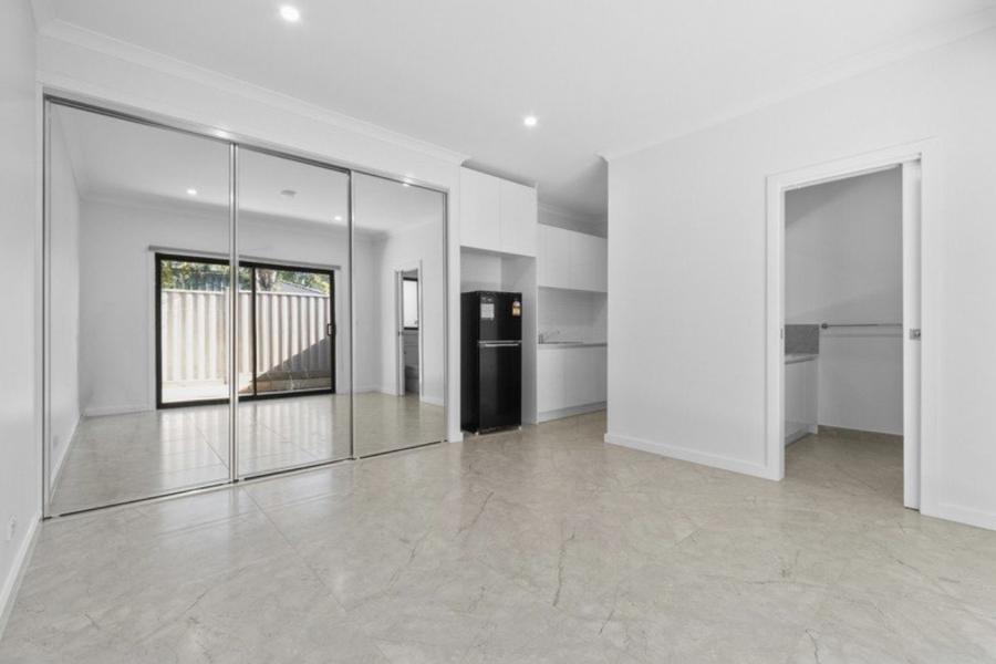UTILITIES INCLUDED | 1 x Spacious Studios with Private Courtyard