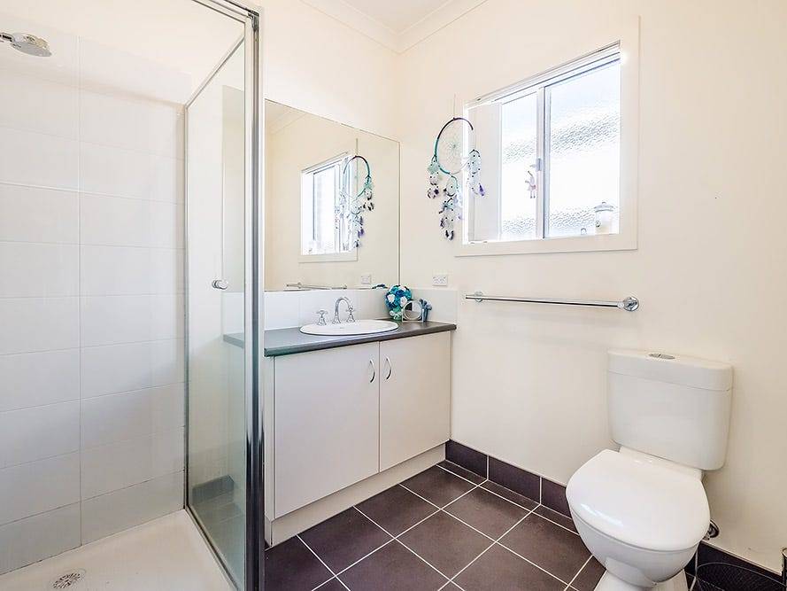 10 Cohens Way, Pakenham VIC 3810, Pakenham - Thumbnail 3