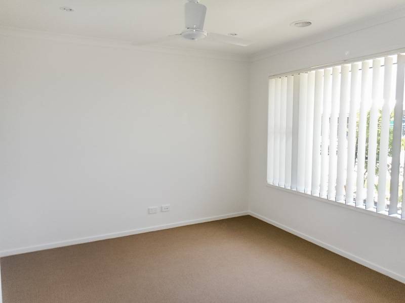 9 Campaspe Street, Clyde North VIC 3978, Clyde North - Thumbnail 4