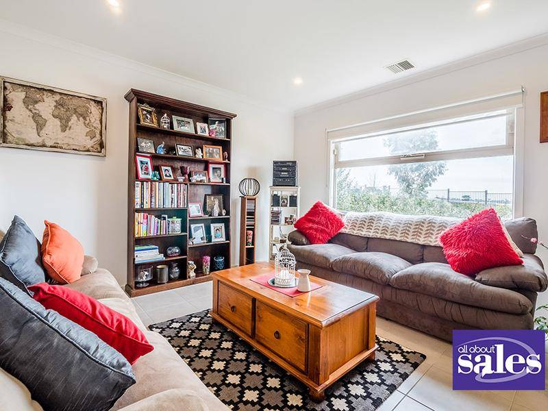 17 Atlantic Drive, Pakenham VIC 3810, Pakenham - Thumbnail 2