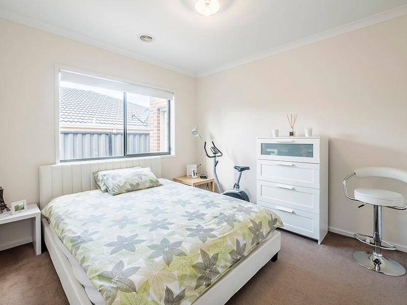 38 Victoria Place, Pakenham VIC 3810, Pakenham - Thumbnail 7