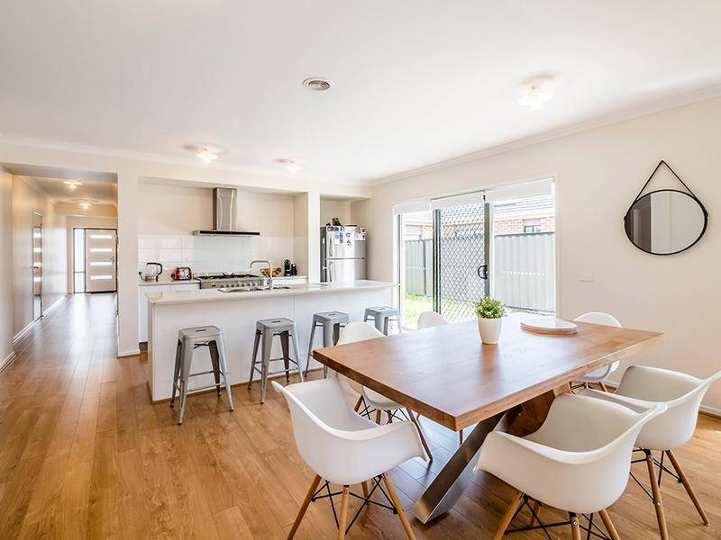 38 Victoria Place, Pakenham VIC 3810, Pakenham - Thumbnail 5