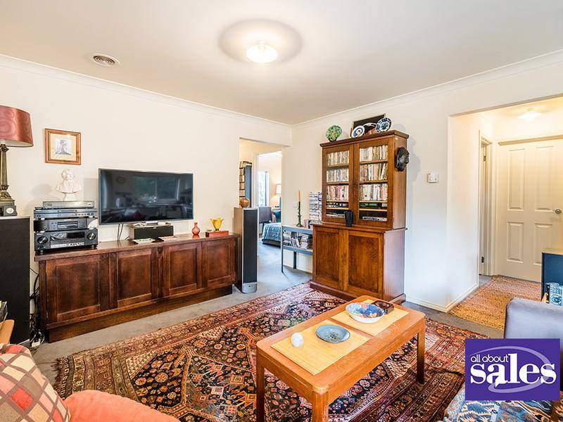 12 McClenaghan Place, Pakenham - Thumbnail 5