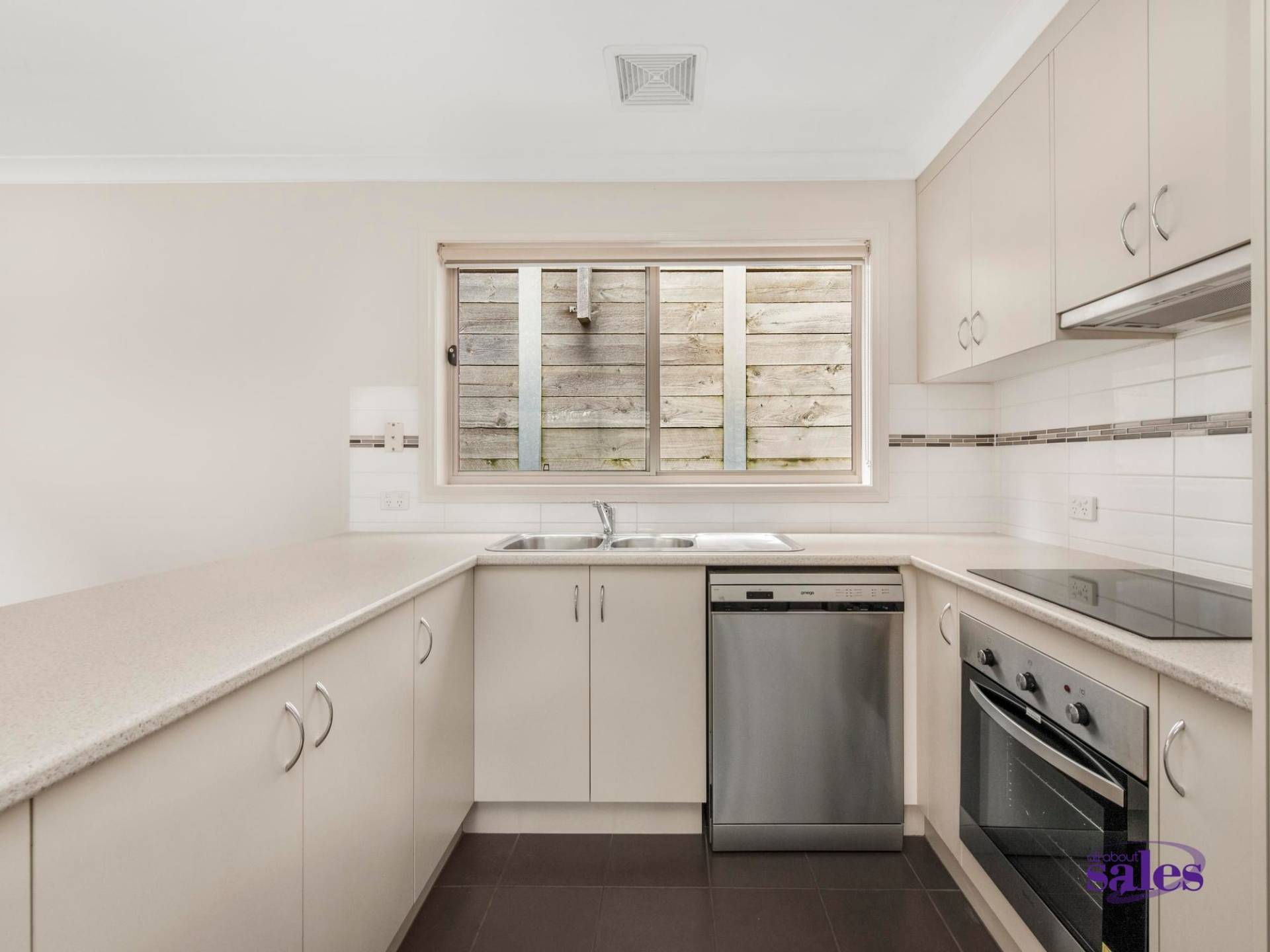 12 McClenaghan Place, Pakenham - Thumbnail 6
